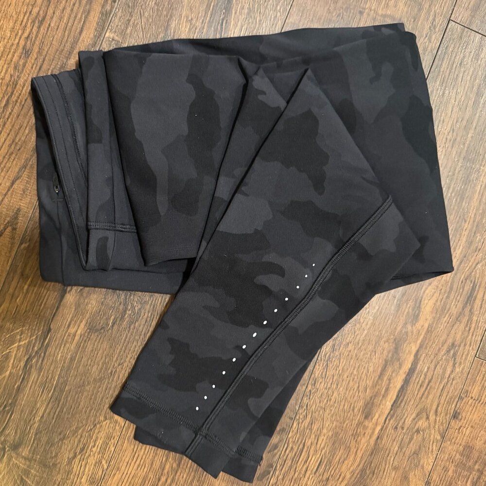 Lululemon Swift Speed High-Rise Tight 28" in Camo Deep Coal Multi, Size 6